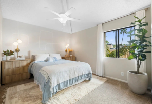 a furnished aparment in La Jolla, CA