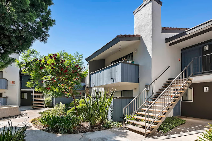 Alura - Sample Image of Woodland Hills, CA Short Term Housing