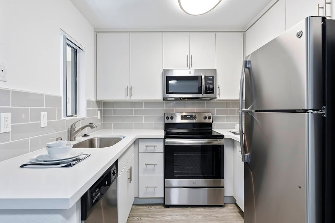 Alura - Sample Image of Woodland Hills, CA Short Term Housing