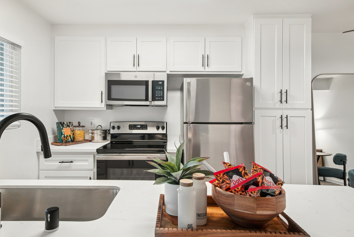 Arrive Rolling Oaks sample image of Thousand Oaks CA short term housing