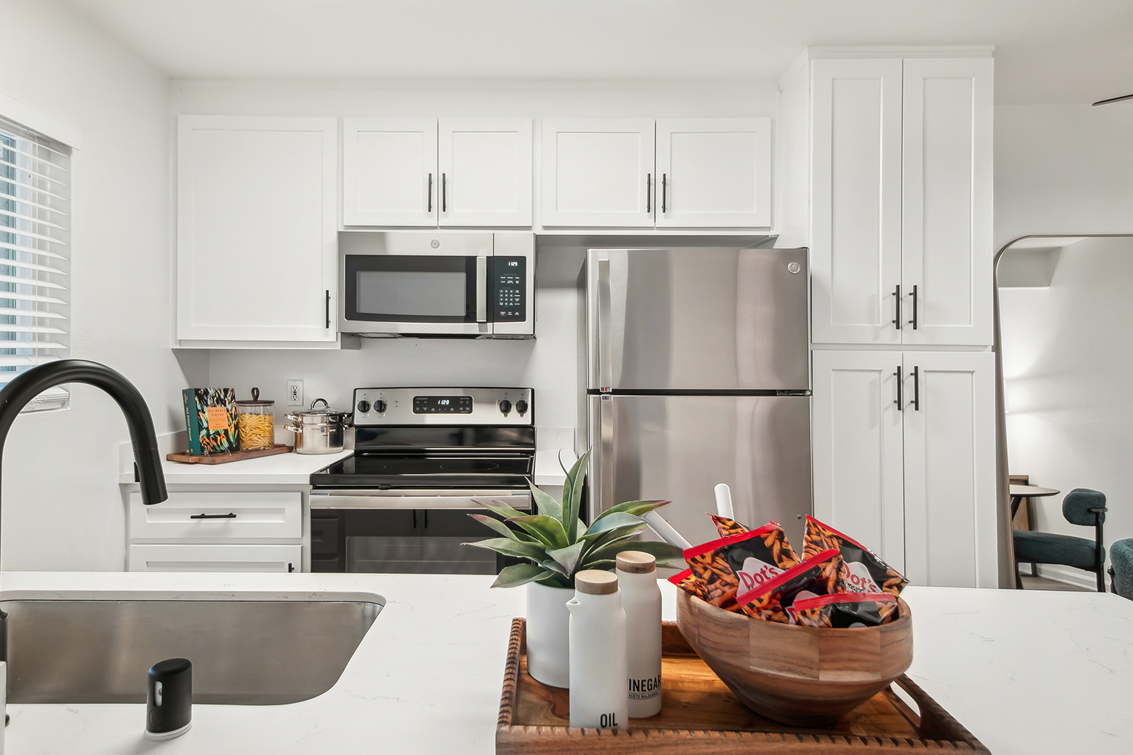 Arrive Rolling Oaks sample image of Thousand Oaks CA short term housing
