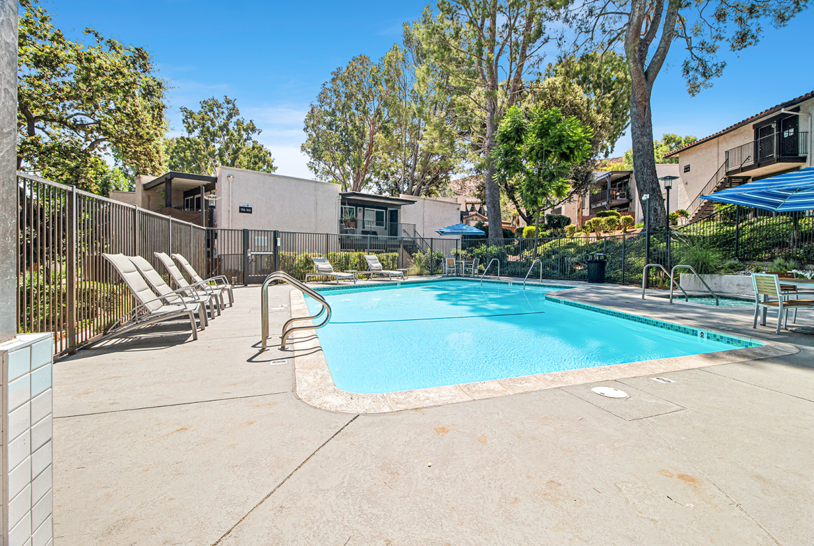 Arrive Rolling Oaks sample image of Thousand Oaks CA short term housing