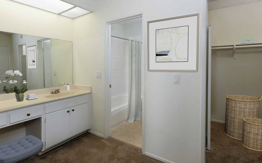 eaves Huntington Beach Corporate Housing - Sample image of Huntington Beach, CA