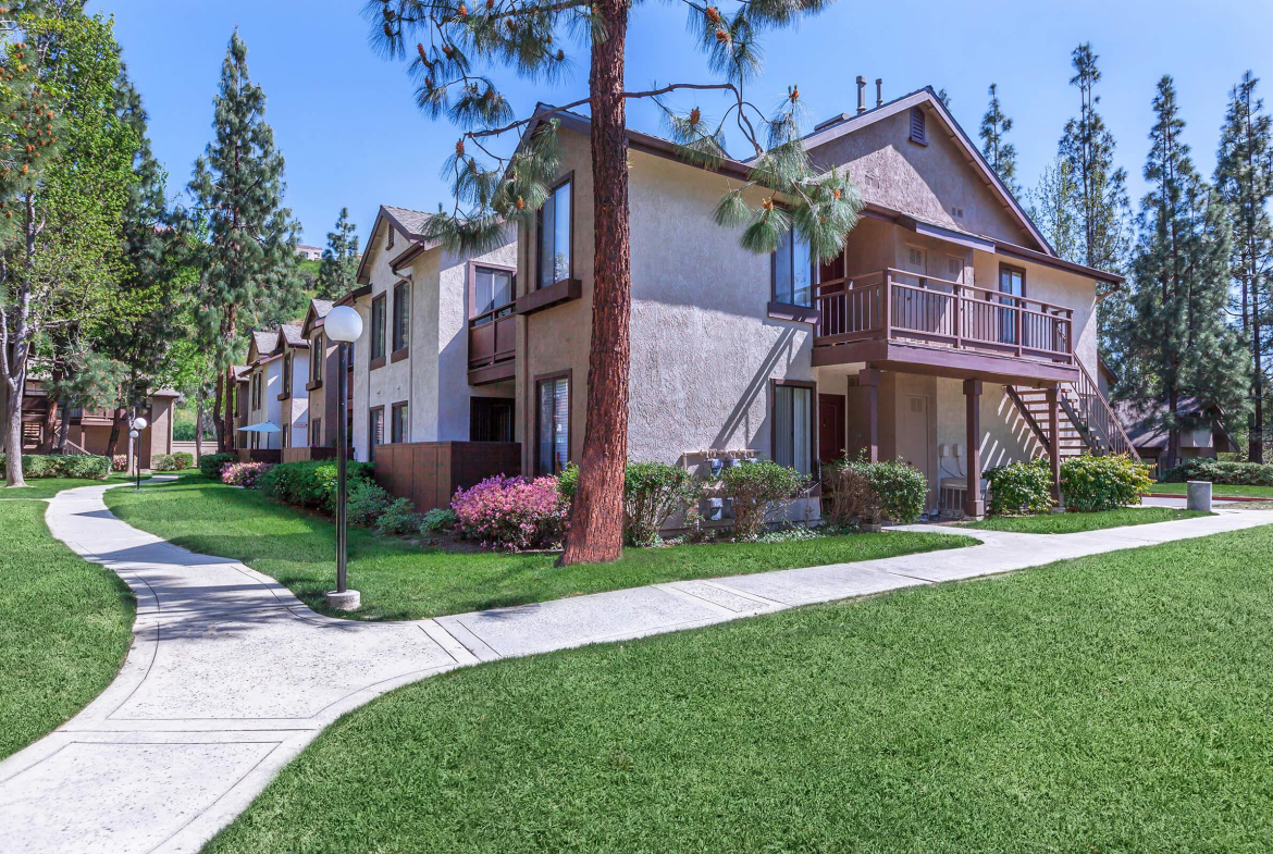 Emerald Court sample image of Lake Forest short term housing