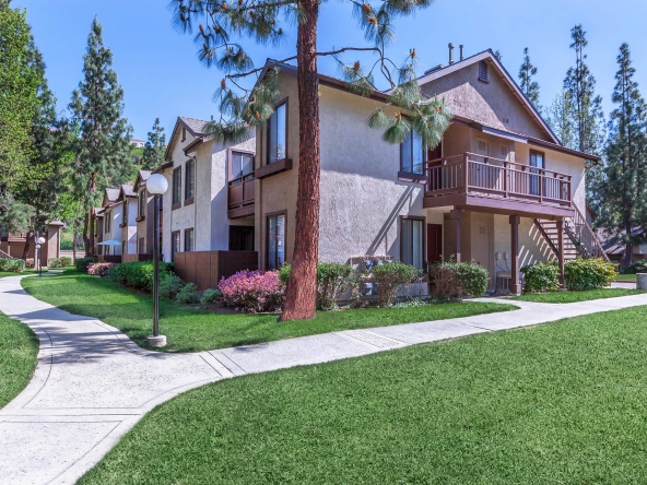 Emerald Court sample image of Lake Forest short term housing