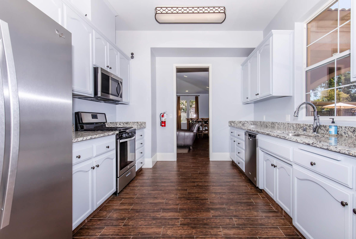 Jasmine Parke Luxury - Sample Image of Bakersfield, CA Short Term