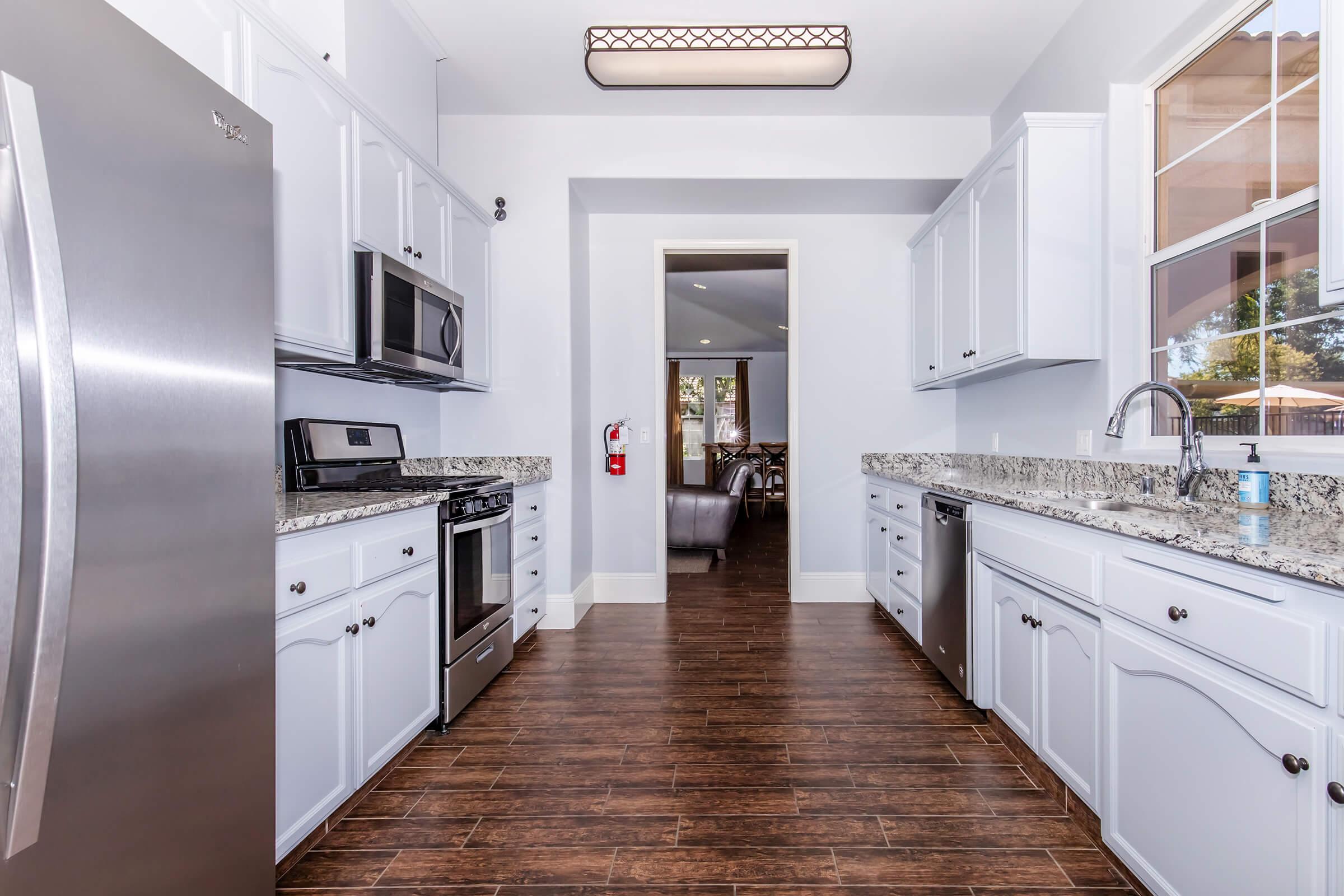 Jasmine Parke Luxury - Sample Image of Bakersfield, CA Short Term