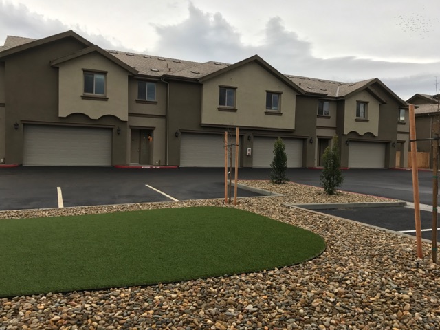 Maroa Court Apartment Homes - Sample Image of Fresno, CA Short Term Housing