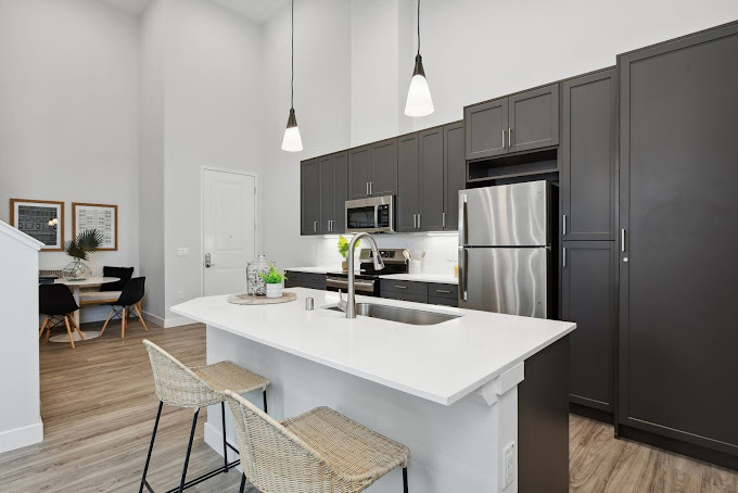 Maven on Broadway - Sample Image of Sacramento, CA Short Term Housing