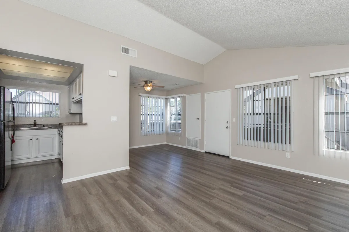 Oak Tree Court sample image of Placentia CA short term housing
