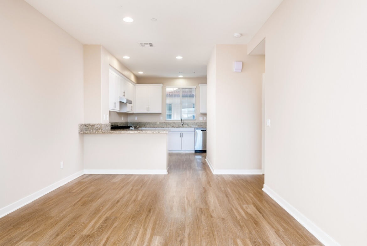 Ocean Air - Sample Image of San Diego, CA Corporate Housing