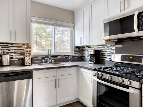 Park Laurel - Sample Image of San Mateo, CA Corporate Housing