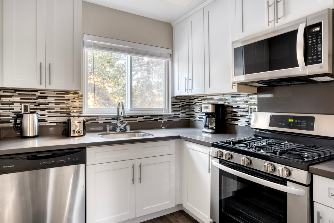 Park Laurel - Sample Image of San Mateo, CA Corporate Housing