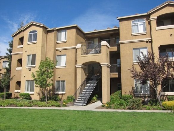 Pinnacle at Galleria Corporate Home-Sample Image of Roseville CA Intern Rental