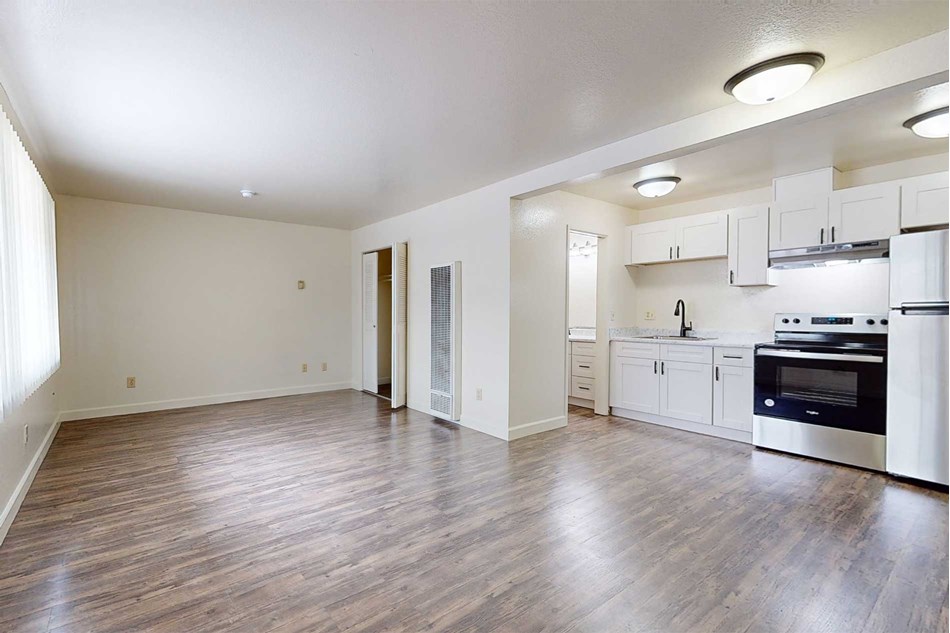 Pointe at Westlake - Sample Image of Salinas, CA Short Term Housing