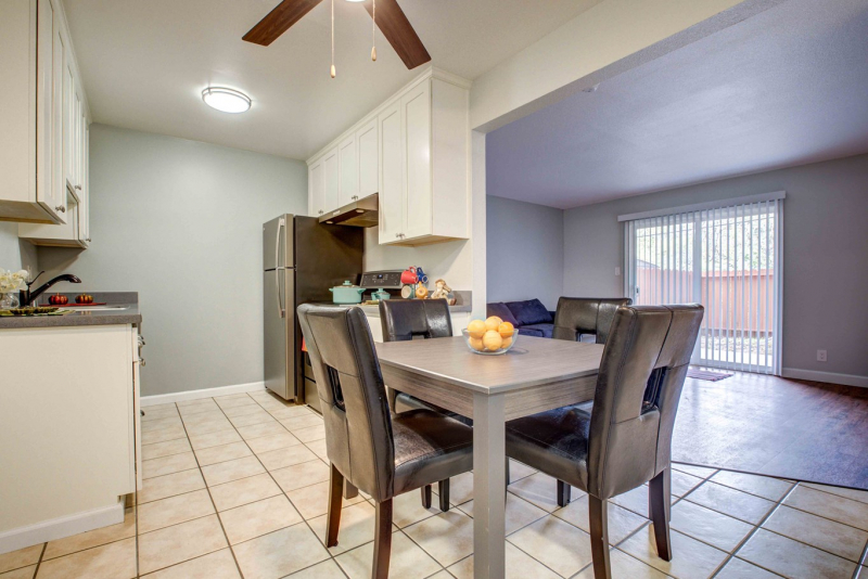 Redwood Valley Apartment Homes - Sample Image of Castro Valley, CA Nurse Housing