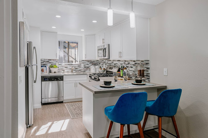 Reserve at South Coast Apartments - Sample Image of Santa Ana, CA Nurse Housing