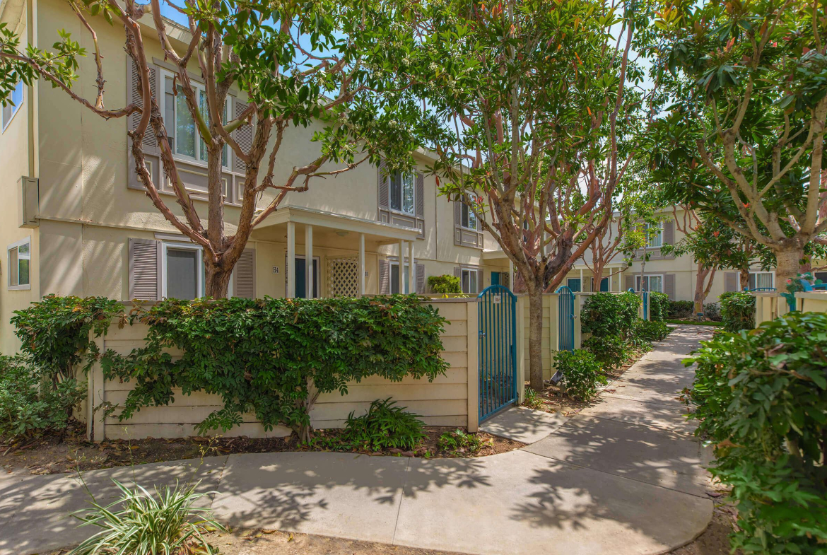 Sandpointe Cove sample image of Newport Beach CA short term housing