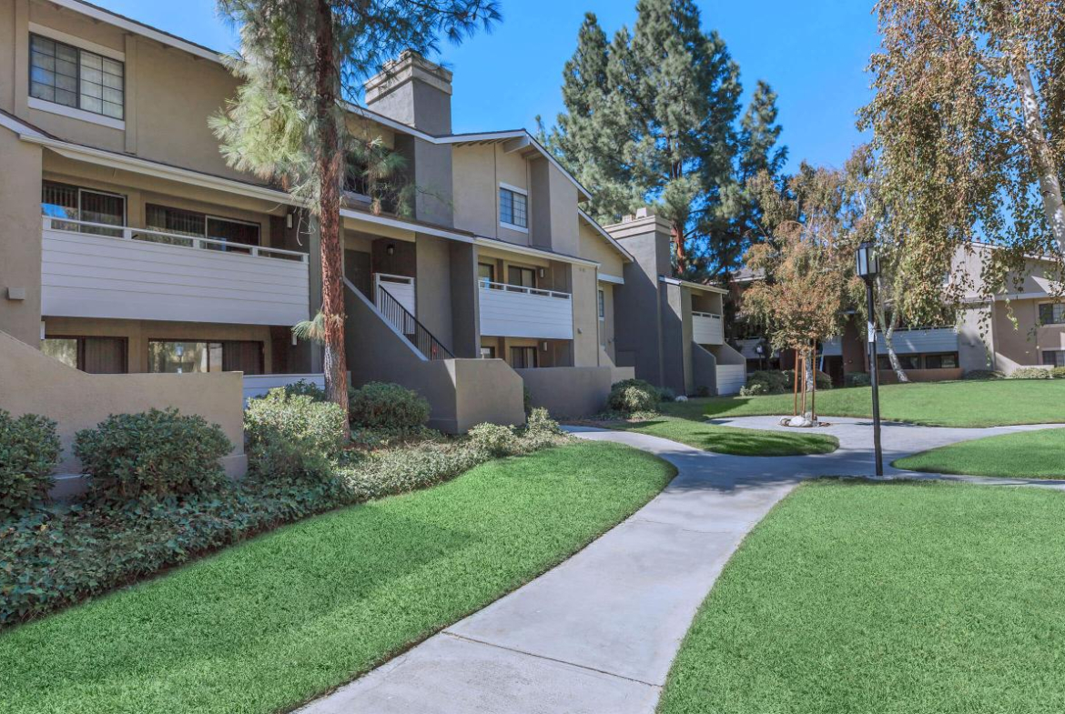 Stone Creek sample image of Valencia CA short term housing