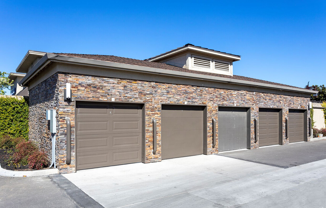 Stonebrier - Sample Image of Stockton, CA Short Term Housing