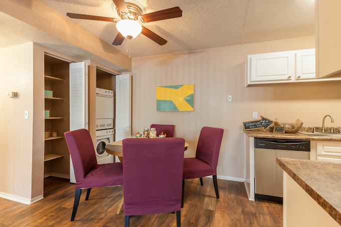 The Woodlands - Sample Image of Sacramento, CA Short Term Housing