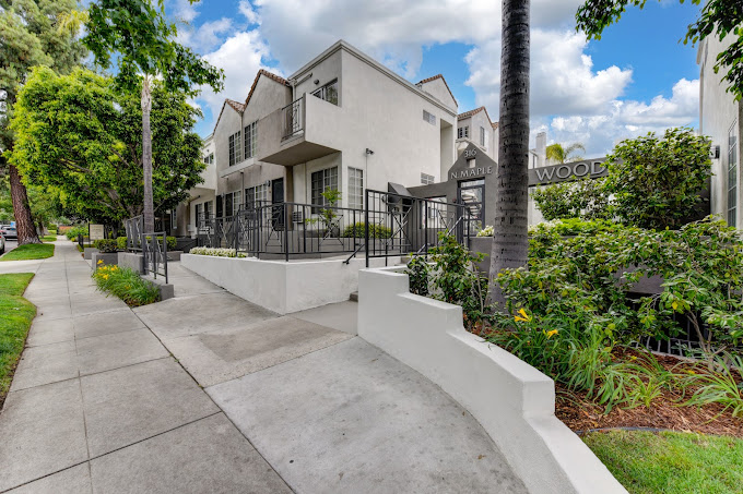 The Woods at Toluca Lake - Sample Image of Burbank, CA Serviced Housing