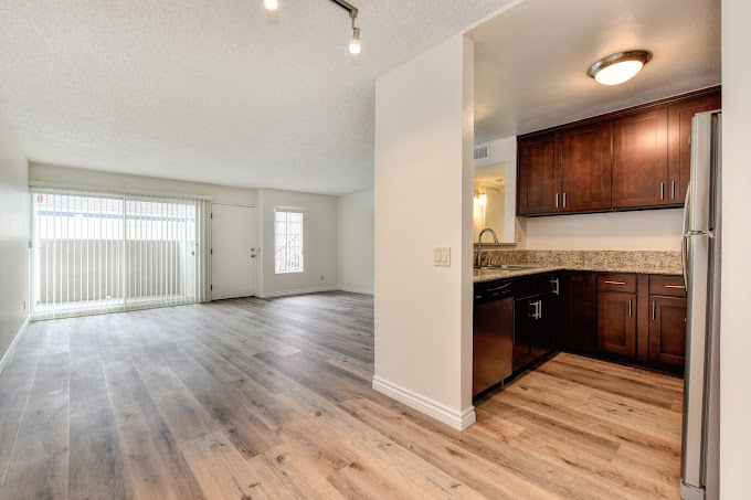 The Woods at Toluca Lake - Sample Image of Burbank, CA Serviced Housing