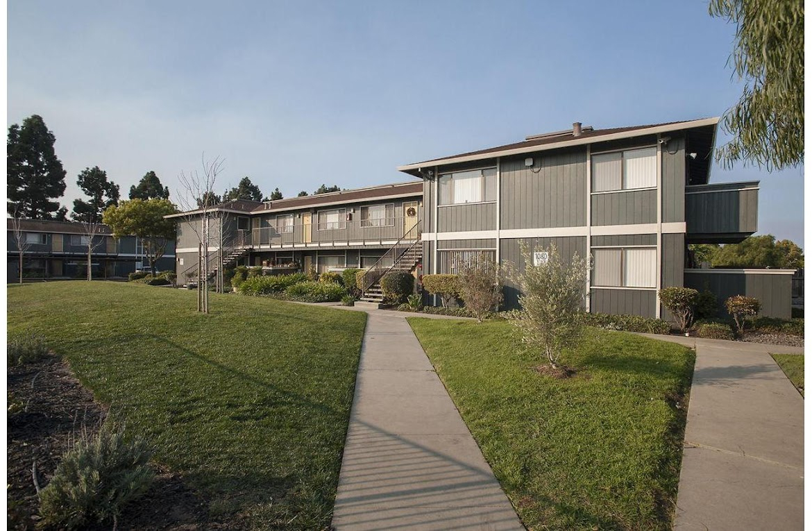 Woodside Park - Sample Image of Salinas, CA Furnished Rentals