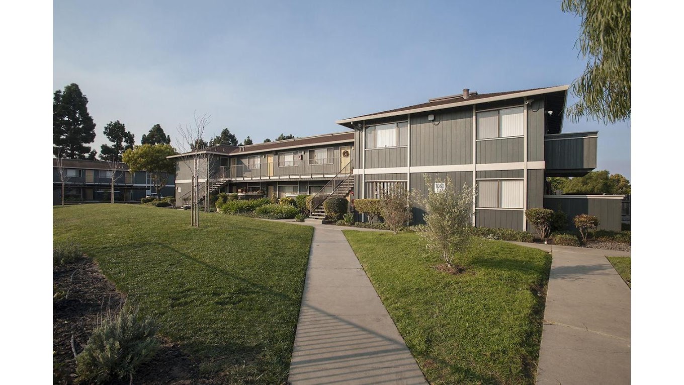 Woodside Park - Sample Image of Salinas, CA Furnished Rentals