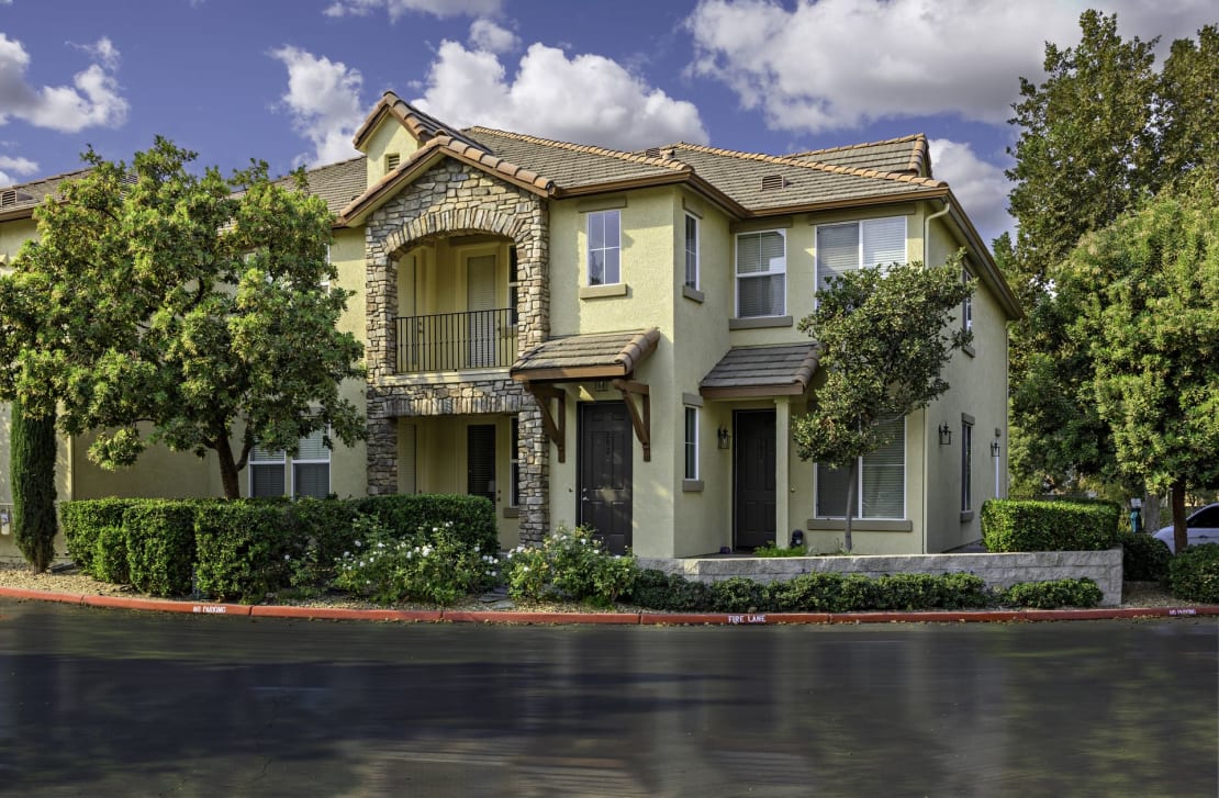 Cotswolds - Sample Image of Fresno, CA Short Term Housing