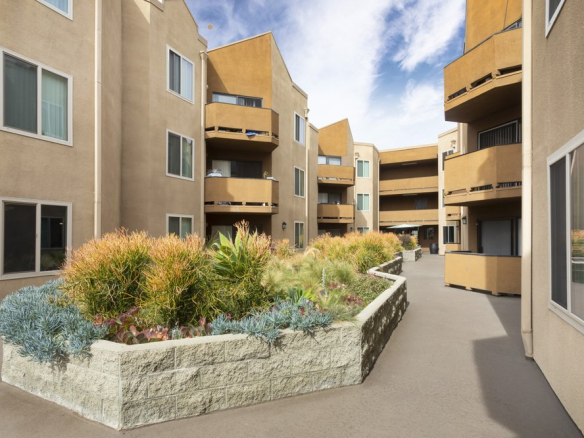 Encino Palms - Sample Image of Encino, CA Corporate Nurse Housing