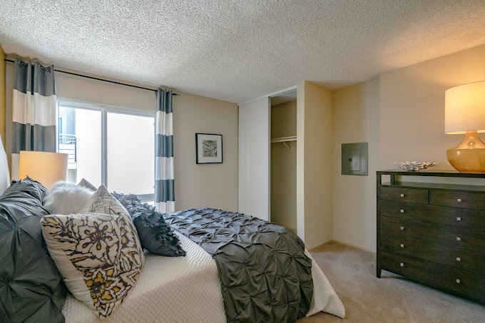 The Retreat at Walnut Creek Apartment-Sample Image of Walnut Creek Nurse Housing