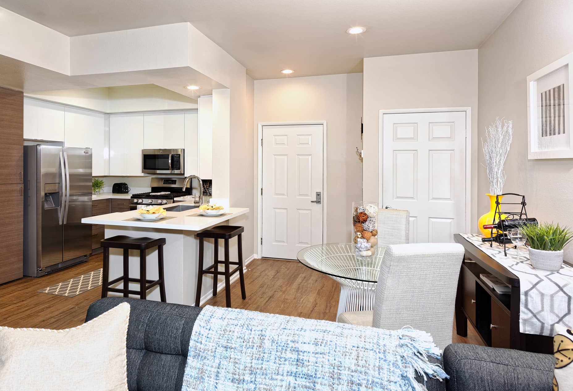 Tierra del Rey Apartment Home - Sample Image of Marina Del Rey, CA Nurse Housing