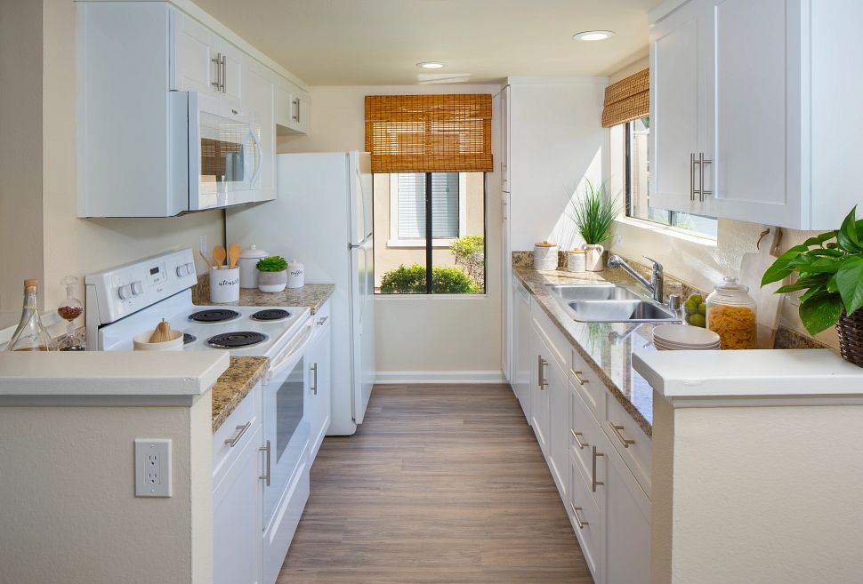 Woodbridge apartments sample image of Irvine CA short term housing